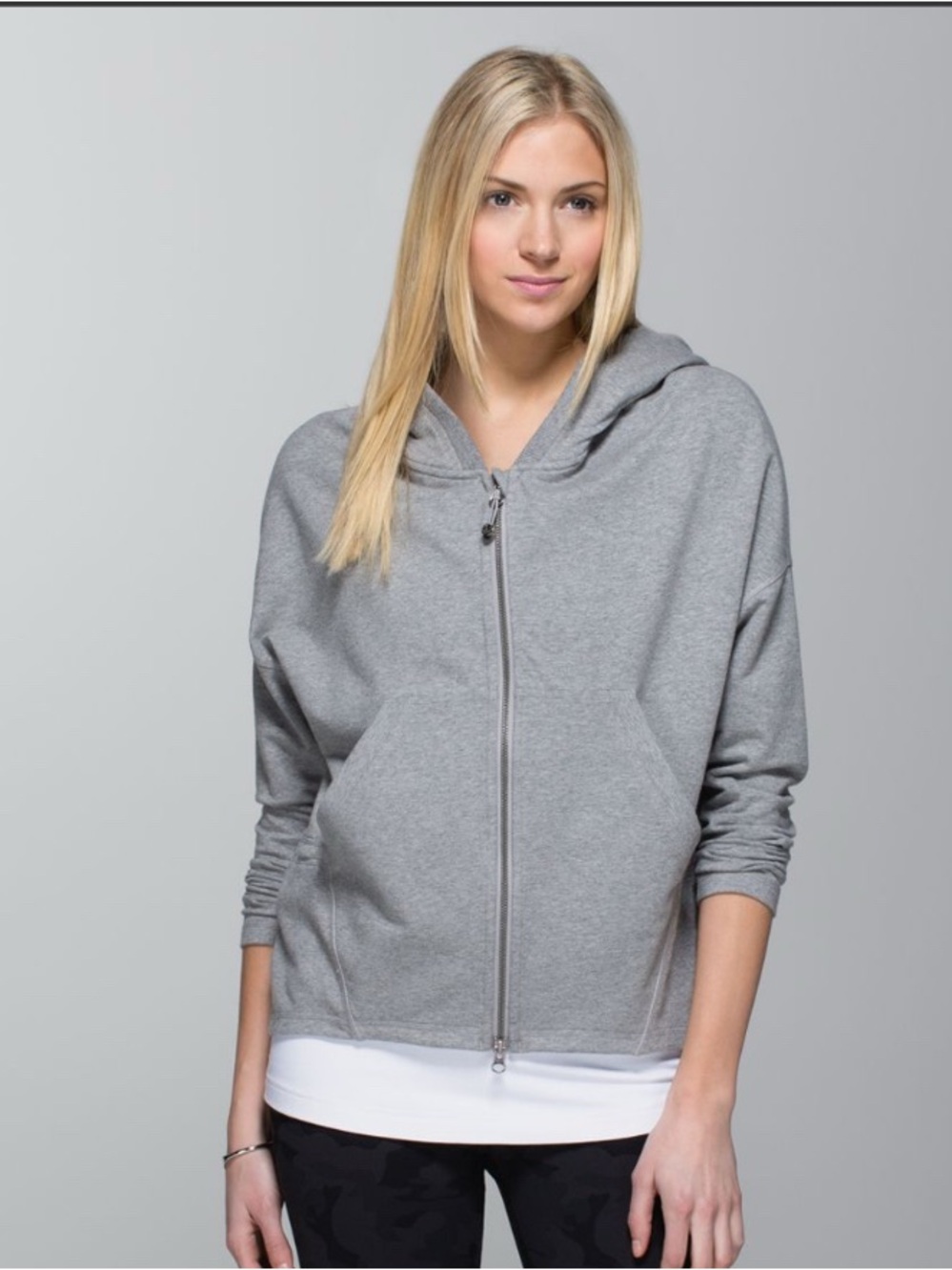 Lululemon Hold Your Om Hoodie Size 6 | Heathered Grey | Relaxed Fit

⸻